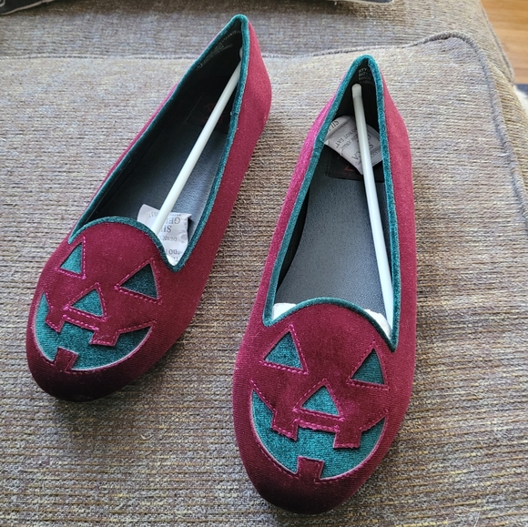 Strangecvlt Red Lydia Velvet Jack O’ Lantern Flats - Picture 9 of 13